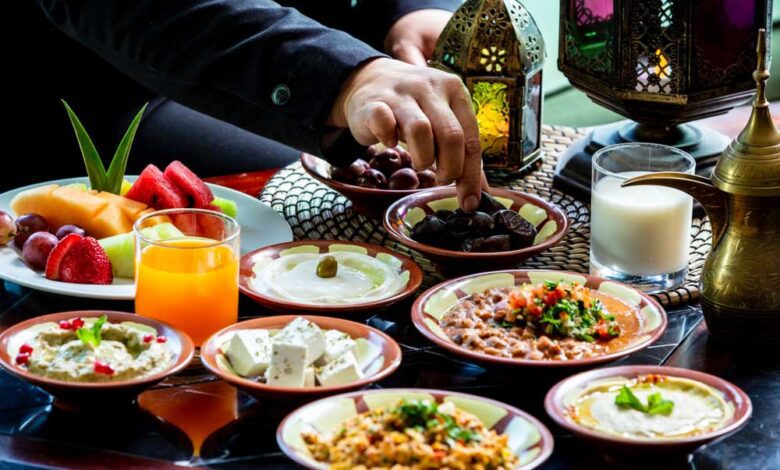 فوائد السحور " تسحروا فإن في السحور بركة ”