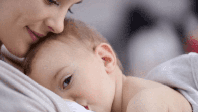 الرضاعة الطبيعية وفوائدها للأم والطفل