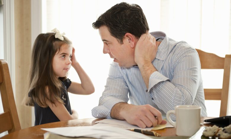 اهمية دقة الكلام مع الاطفال فكن دقيقا في كلامك مع طفلك