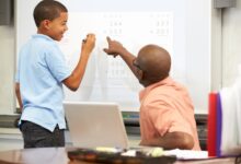كيف تشعر الطفل بانه مميز