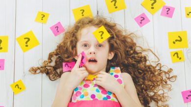كيف نتعامل مع الاسئلة المحرجة للطفل ونستفيد منها في تربيته