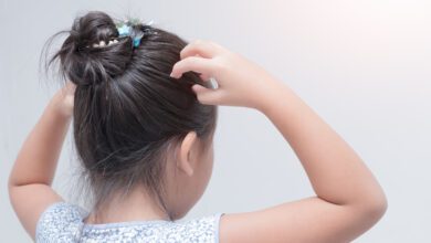 مشكلة قمل الراس عند الاطفال وطرق الوقاية والعلاج