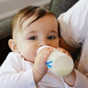 اعراض وعلاج حساسية الحليب عند الطفل