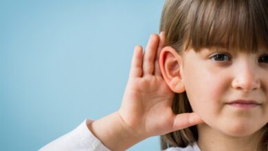اعراض-ضعف-السمع-عند-الاطفال