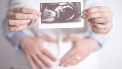 الاوضاع الطبيعية للجنين وماذا يحدث إذا لم يلتف عند الولادة