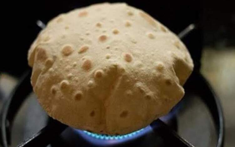 خطورة تسخين الخبز على البوتجاز مباشرةً والميكروويف
