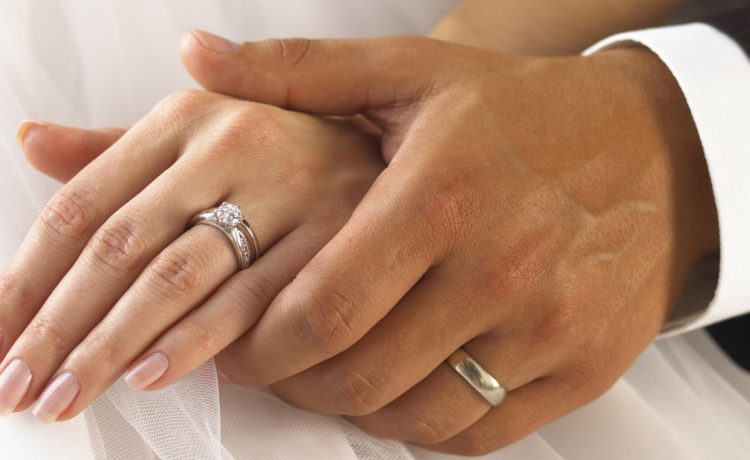 الاستعداد للعلاقة الجنسية الاولى ليلة الزفاف