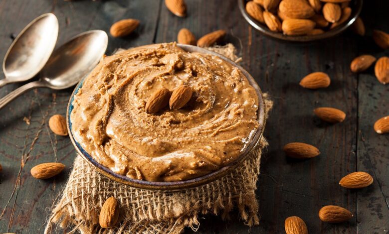 فوائد اللوز للبشرة