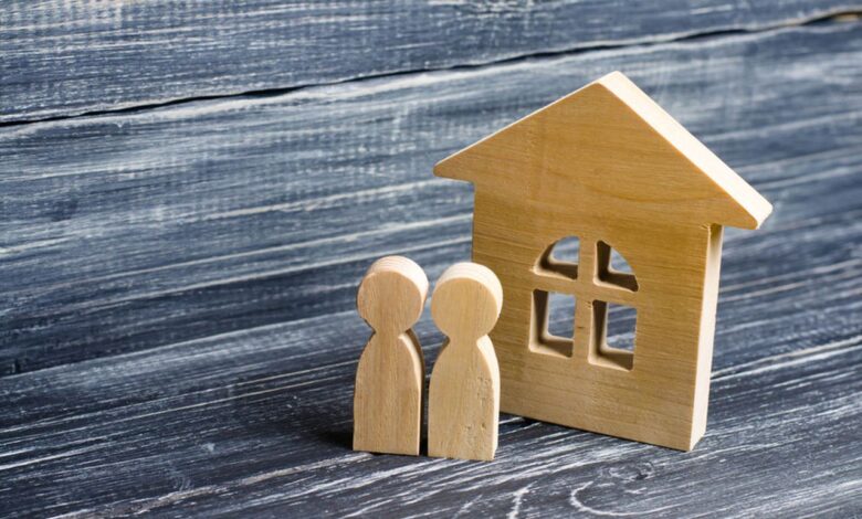 السكن بعد الزواج مع الاهل بمثابة سيف ذو حدين