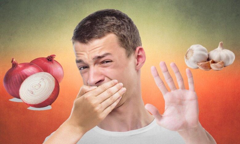 طرق طبيعية للتخلص من رائحة الثوم