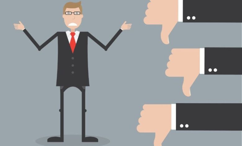 لاتتاثر بكلام الناس لإن ببساطة كل بيت له ظروفه