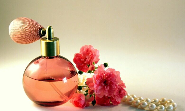 صناعة العطور في المنزل