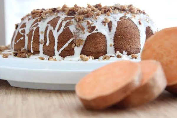 طريقة عمل كيكة البطاطا بالمكسرات