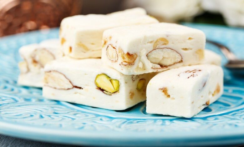 طريقة عمل النوجا بالمكسرات