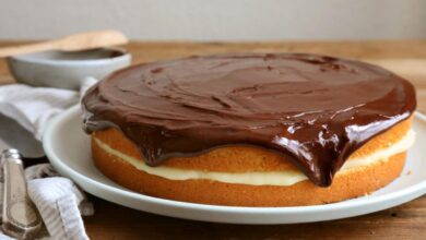 كيك الفانيليا بصوص الشوكولاتة - Boston cream pie