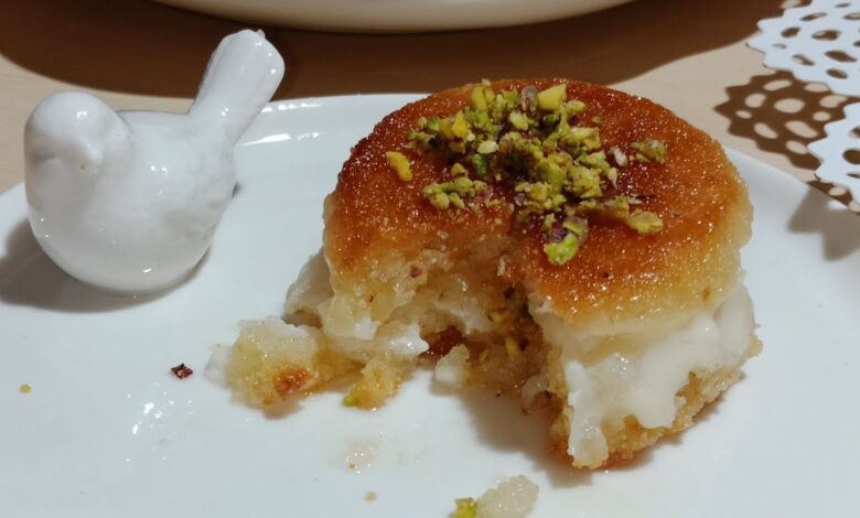 بسبوسة كب كيك بالقشطة