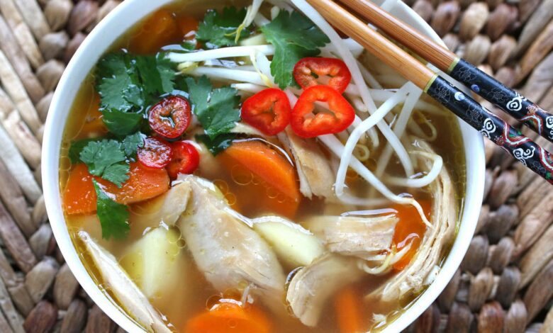شوربة الدجاج والخضروات