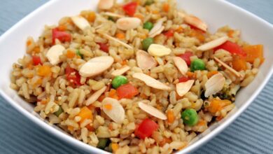 طريقة عمل ارز بالخضروات والمكسرات